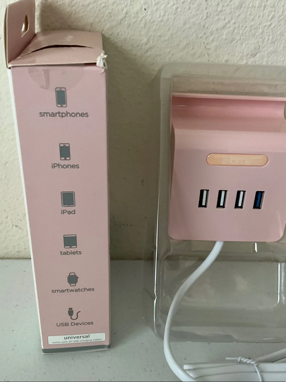 iHome 4-Port USB Charging Station in Pink